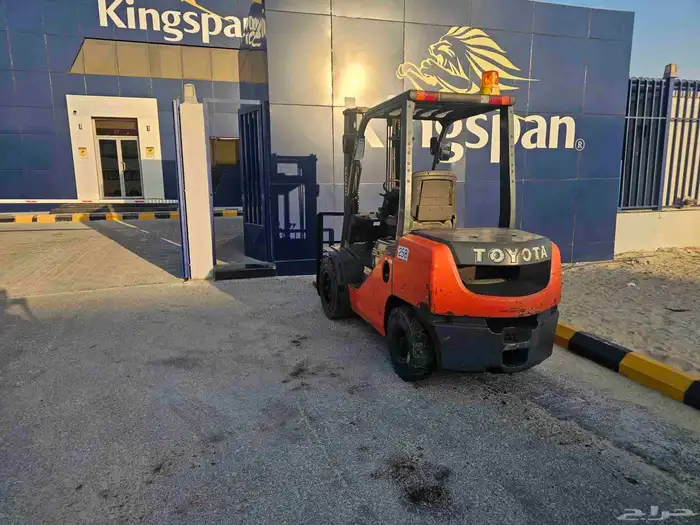 رافعه شوكيه فركلفت للايجار اليومي والشهري جميع الاحجام 9