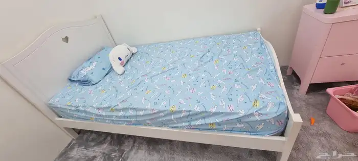 للبيع سرير اطفال 3