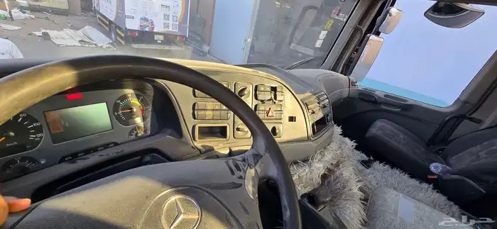 شاحنة مرسيدس خاصة نقل حاويات هدم للبيع 0