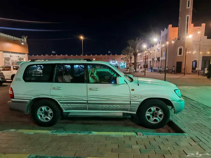 للبيع المستعجل سياره تويوتا لاندكروزر موديل2003 2