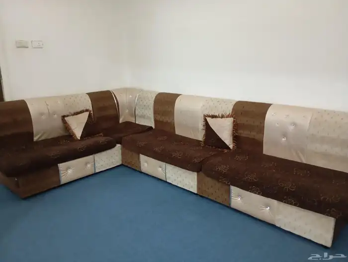 كنب مستخدم يحتاج تنجيد كامل 0