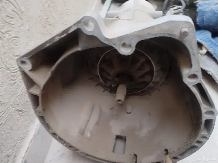 للبيع قير بي ام دبليو موديل 2004 حجم 730 نظيف 3