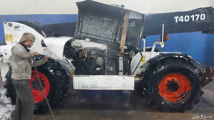 رافعة تلسكوبيه نوع بوبكت 17 متر موديل 2006 بطاقة جمركية 5