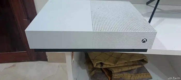 اكس بوكس ون اس 4