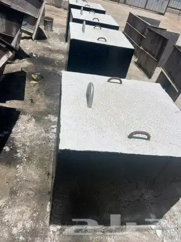 قواعد خرسانية وحواجز 18