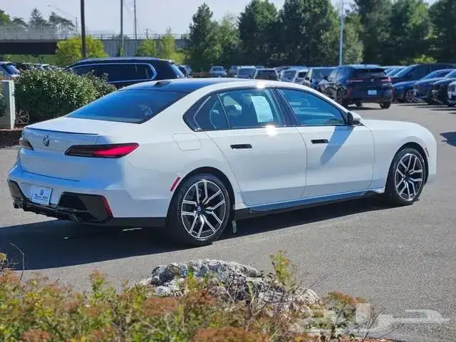 2024 BMW 740 i xDrive 5