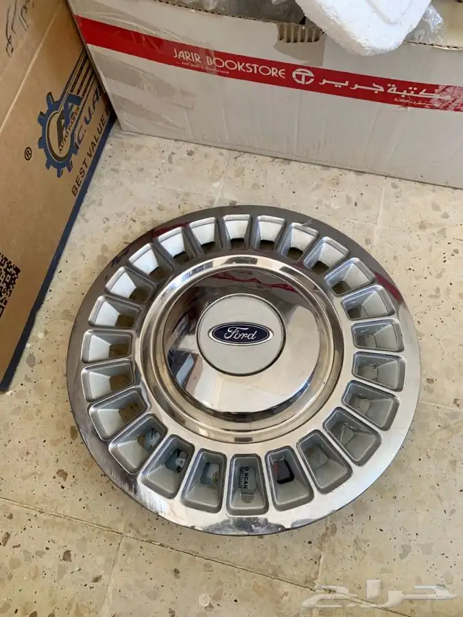 طاسة فورد فكتوريا اصلية 1