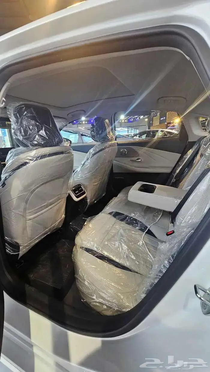 شيري اريزو8 لاكجري 2025 بسعر حصري لايكرر 5