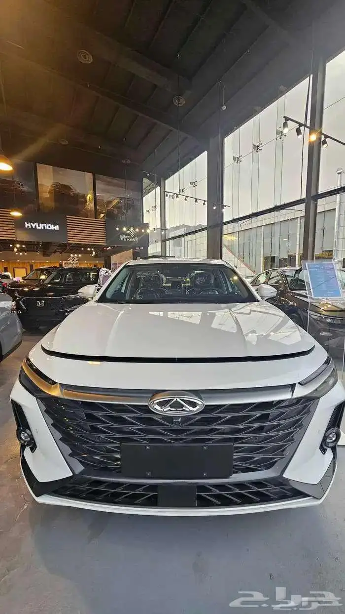 شيري اريزو8 لاكجري 2025 بسعر حصري لايكرر 1