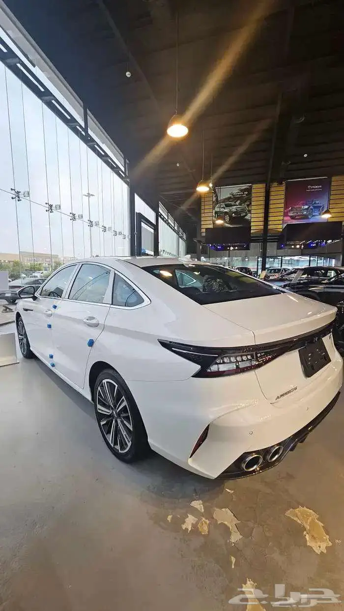 شيري اريزو8 لاكجري 2025 بسعر حصري لايكرر 8