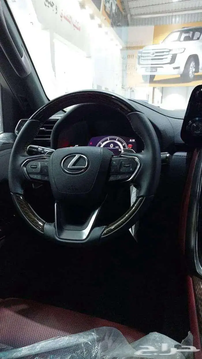 لكزس B B ابيض داخلي احمر 2024 خليجي 12