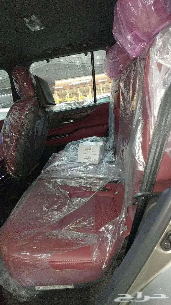 لكزس B B ابيض داخلي احمر 2024 خليجي 4