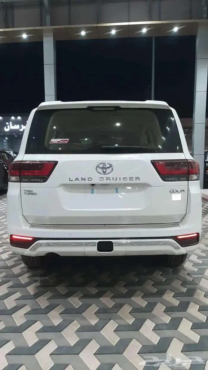 جي اكس ار ال 4 بنزين 2024 سعودي ابيض 3