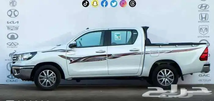 تويوتا هايلوكس غمارتين بنزين بدون دبل 2025 4