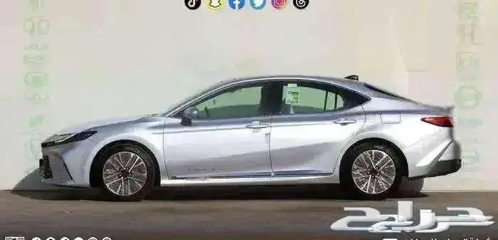 تويوتا كامري جراندي فضي لوحات 2025 5