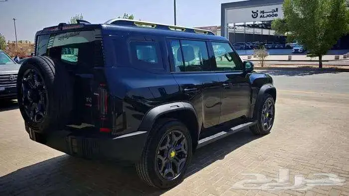 جيتور تي تو لكجرى بلس 2025 لون أسود داخل زيتى وبنى 2