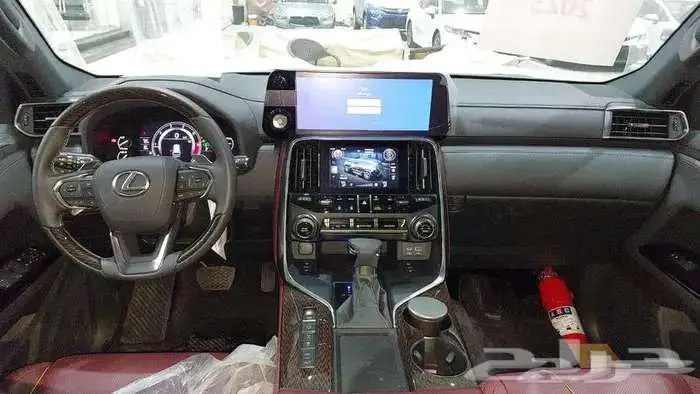 لكزس B B ابيض داخلي احمر 2024 خليجي 11