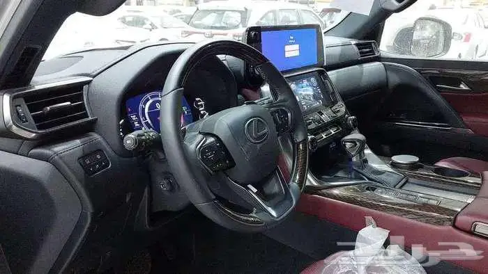 لكزس B B ابيض داخلي احمر 2024 خليجي 10