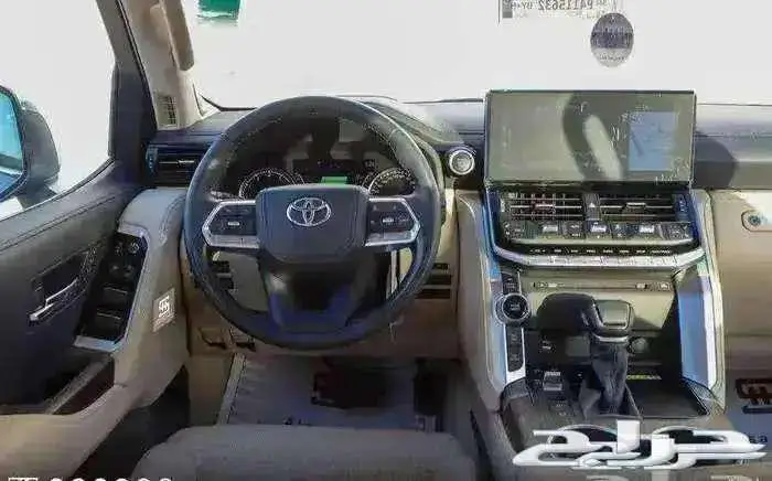 تويوتا لاند كروزر VXR بنزين كحلي لوحات 2023 4