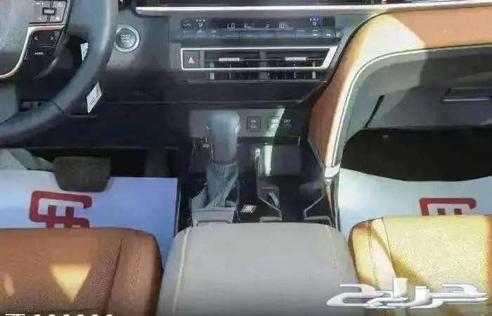 تويوتا كامري جراندي فضي لوحات 2025 1