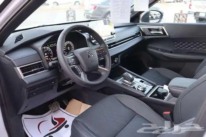 ميتسوبيشي اوتلاندر 2025 4