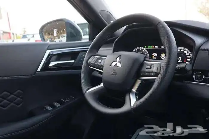 ميتسوبيشي اوتلاندر 2025 14