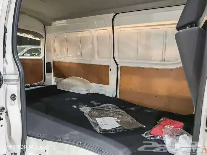 باص بضاعة ديزل توماتيك باب مفصلي 2025 7