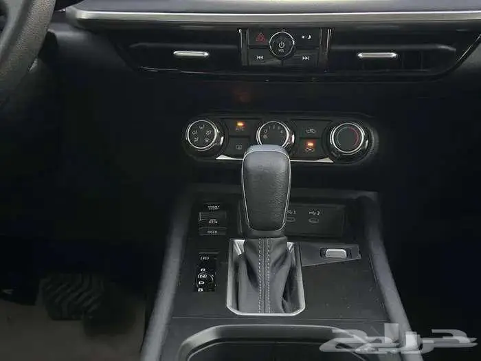 نيسان كيكس استاندر موديل 2025 لدى الخضر للسيارات 10