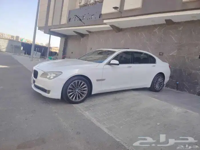 قمة النظافة بي ام 740 2011 0