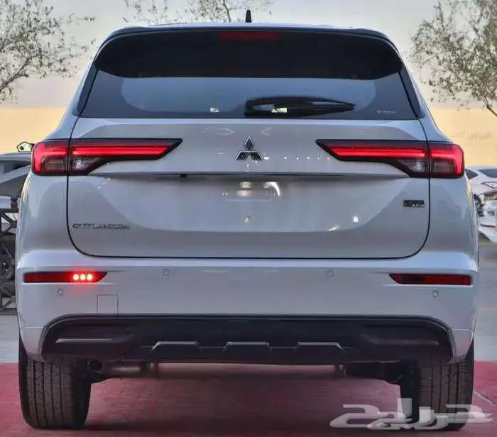 ميتسوبيشي اوتلاندر 2025 3