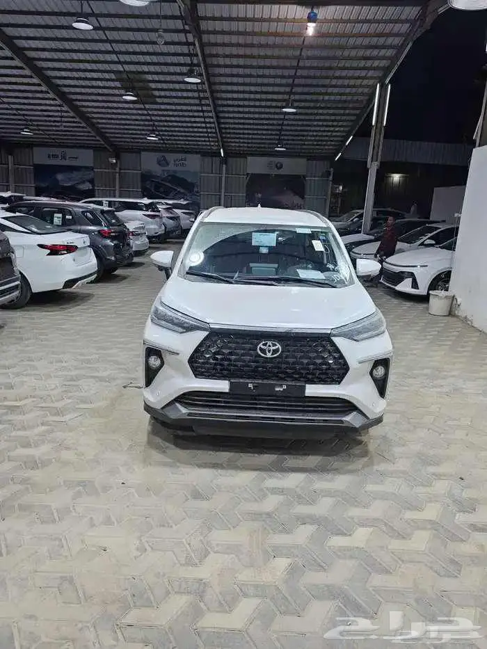 تويوتا فيلوز GLX موديل 2025 1