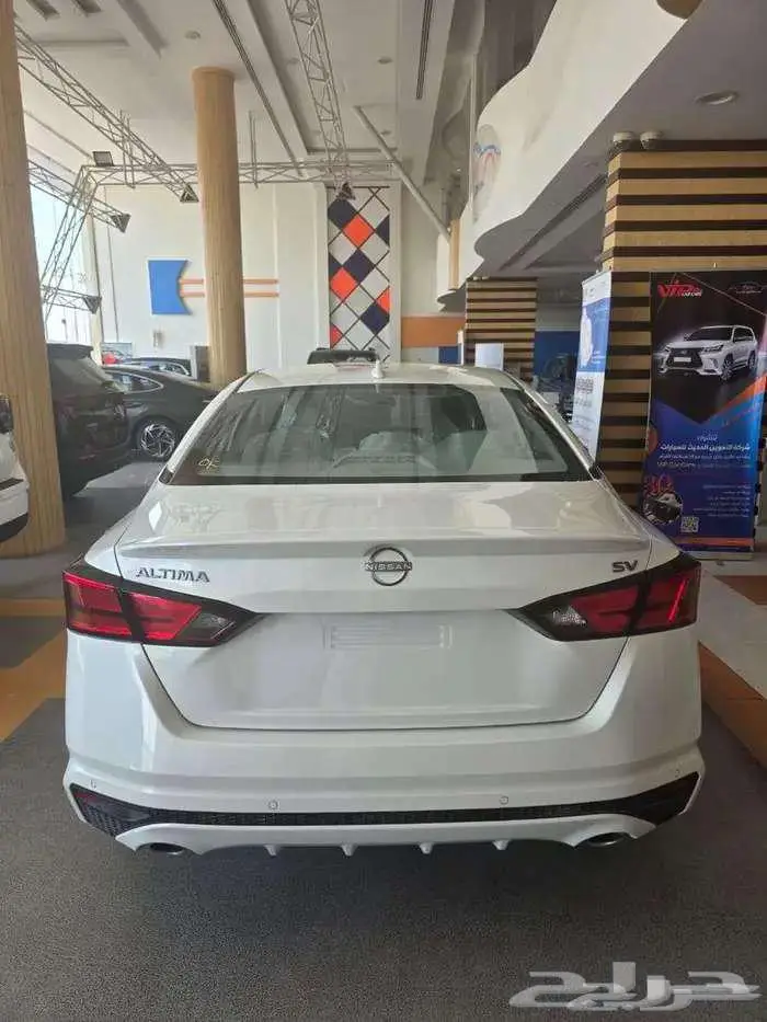 نيسان التيما نص فل 2026 كاش وأقساط 10