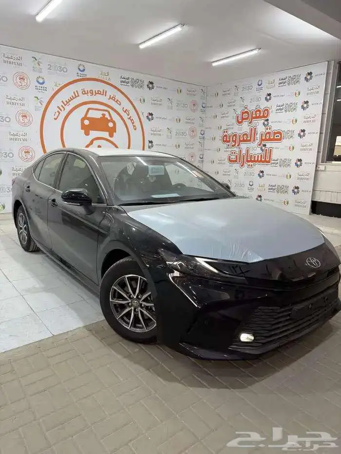 كامري 2025 E سعودي اسود ( اقساط بنوك ) او كاش 4
