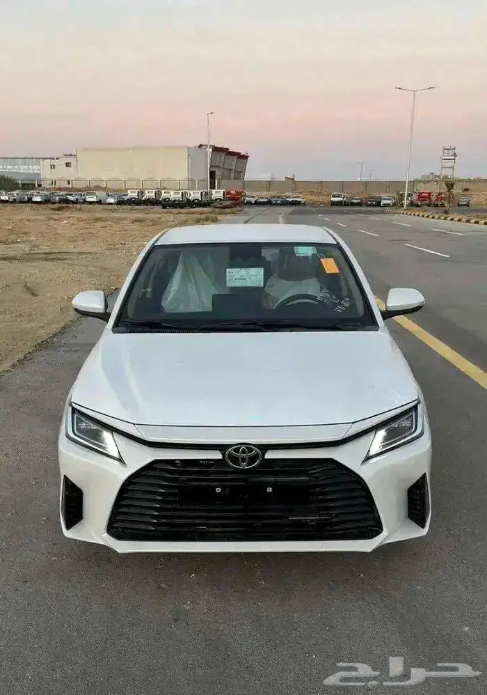 تويوتا يارس فل كامل 0