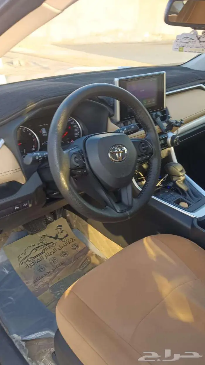 Toyota RAV 4 2024 XLE 4X4 2.0 PETROL 2