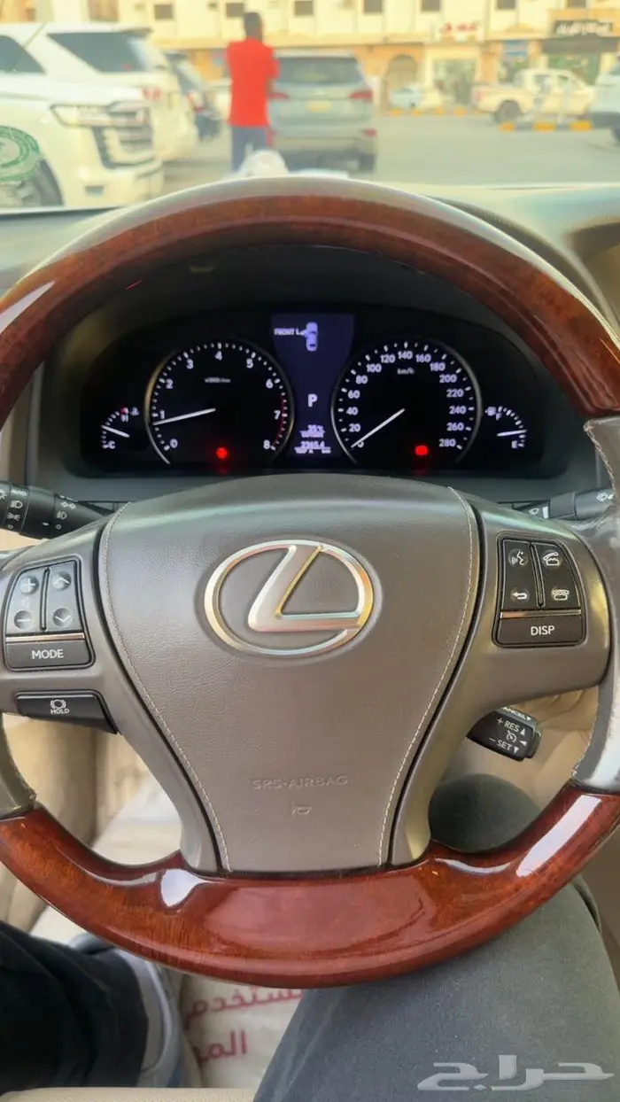 لكزس LS460 موديل 2013 نظيف جدا لارج سعودي 8