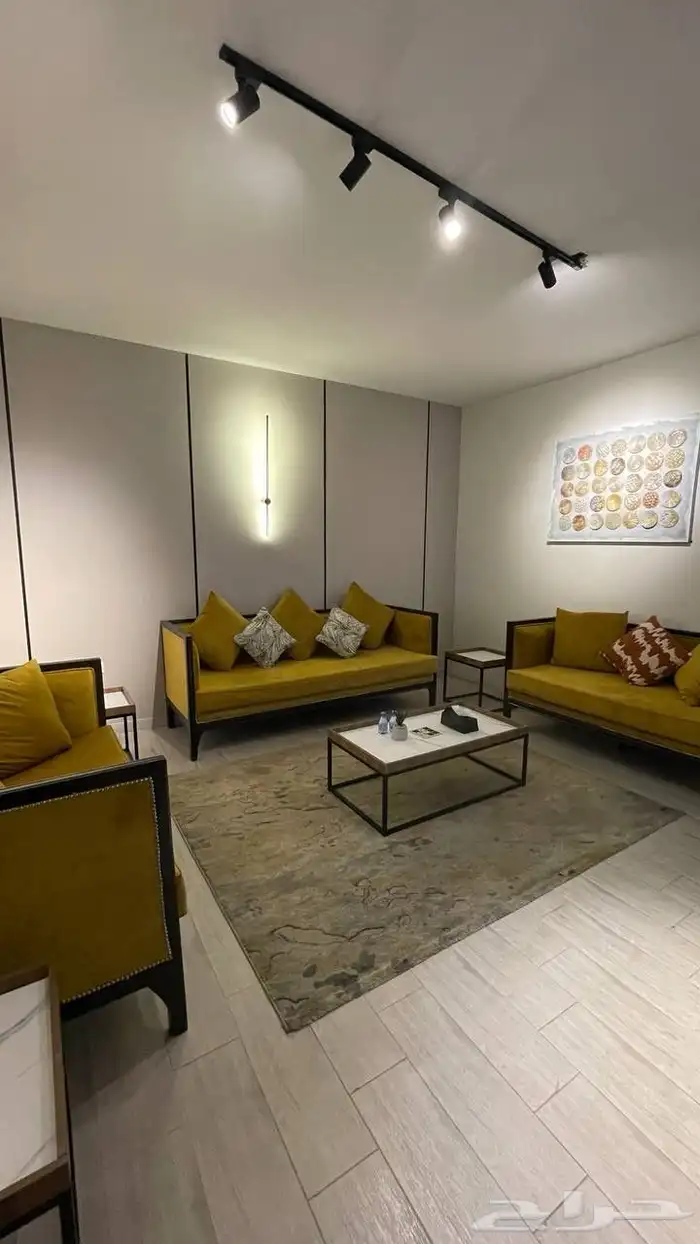 كنب  شاشه  طاولات 1