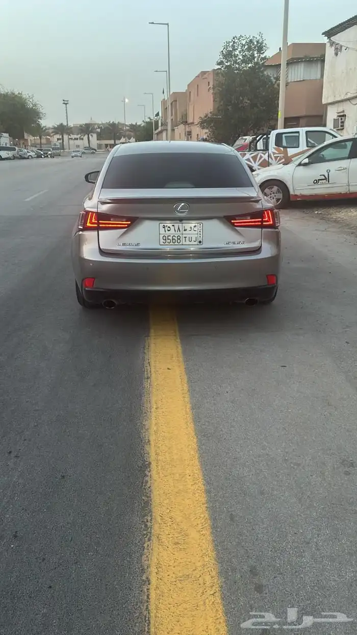 لكزس 2016 ماشي 590الف 3