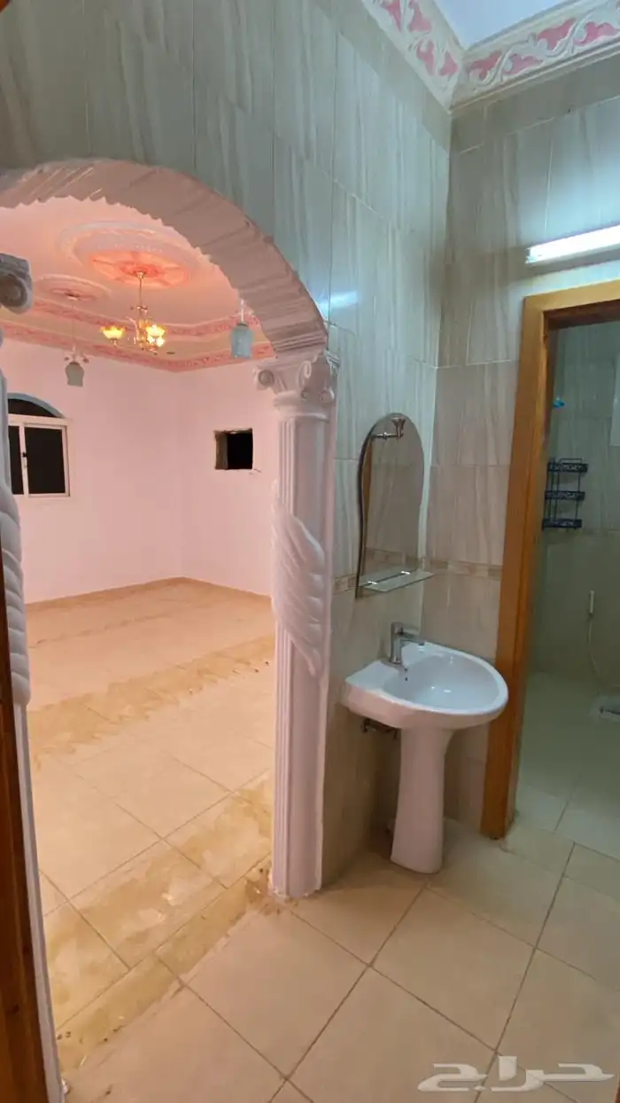 شقه للجار حي الواسط مخطط الشريف قريب من مستوصف الواسط 10