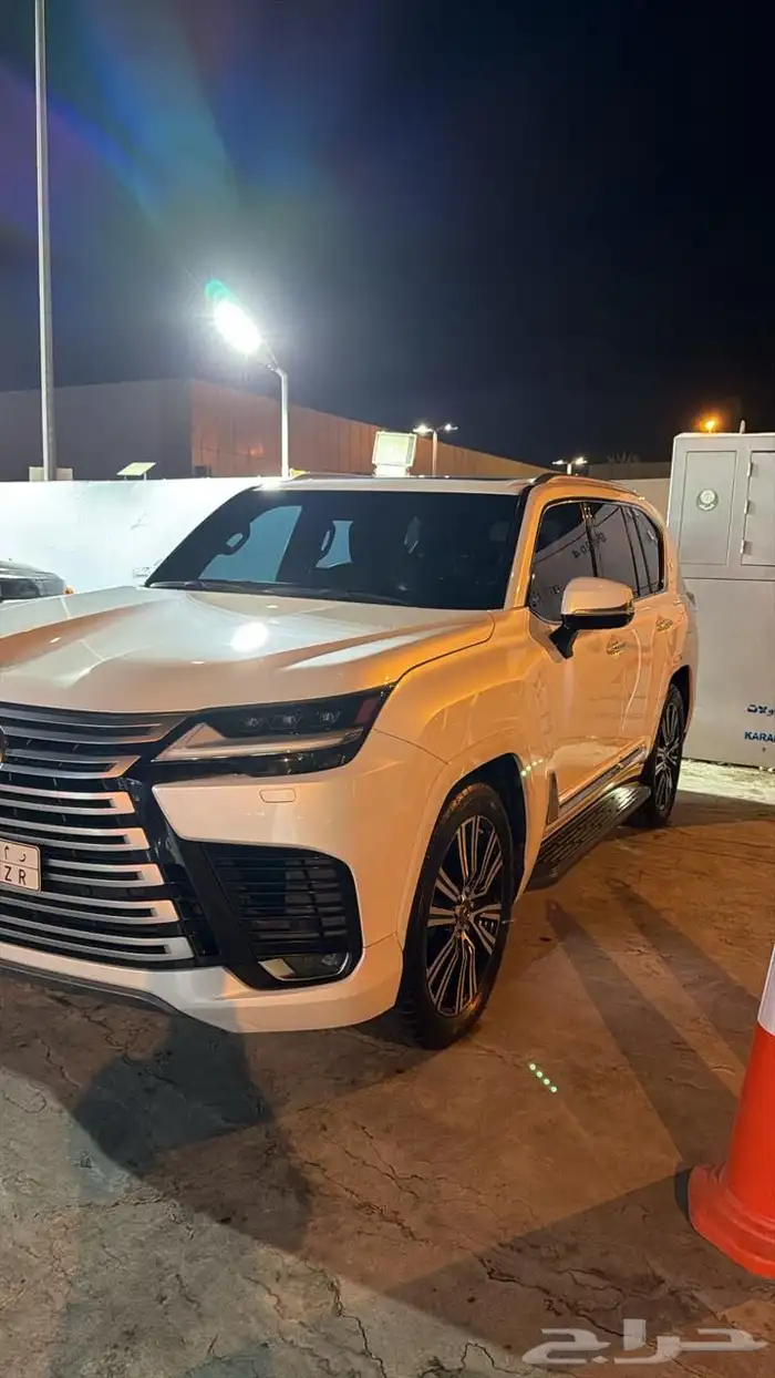 لكزس 2023 LX60 BB 2