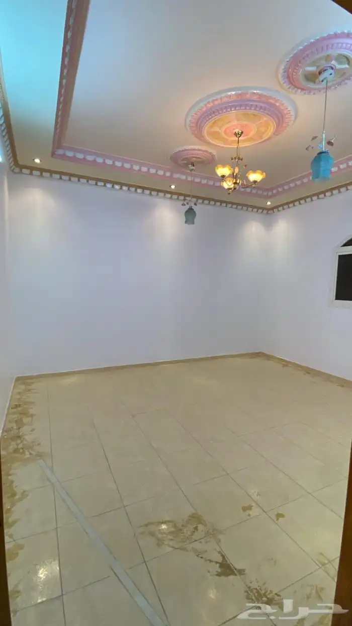 شقه للجار حي الواسط مخطط الشريف قريب من مستوصف الواسط 9