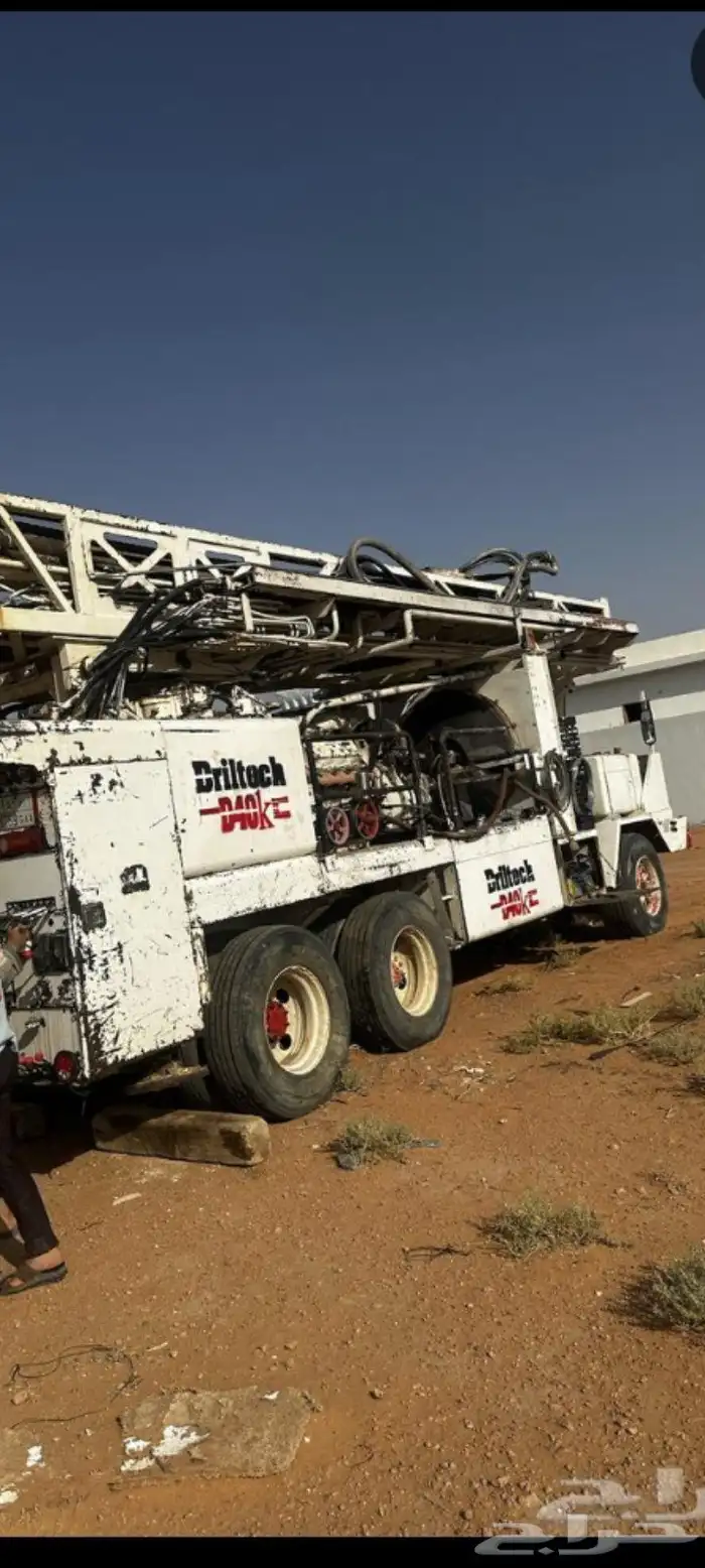 حفار آبار ارتوازيه 0