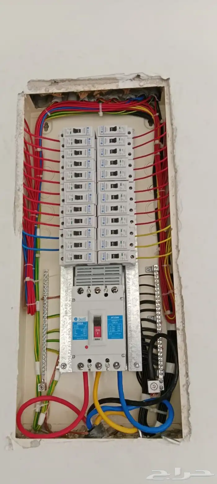 فني كهربائي مباني فنادق عمائر اسواق محلات جميع أعمال الكهربا 10