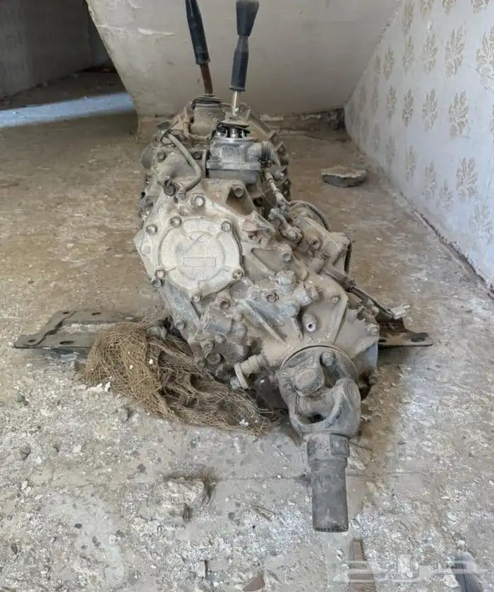 يوجد لدينا قيرات الاندكروزو او شاص كرونة او دبلات موديل 2015 1