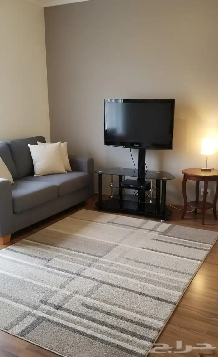 شاشة تلفزيون سامسونج مع طاولة تلفاز وستاند 0