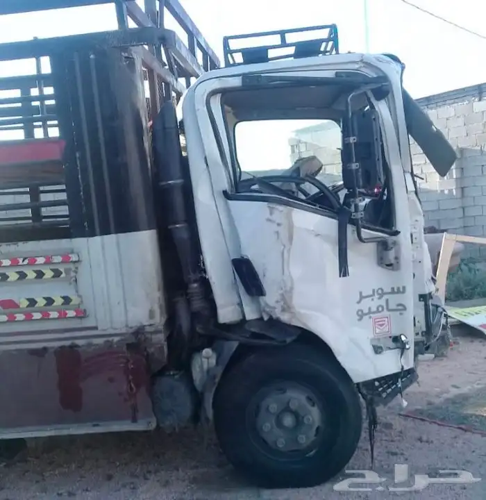 ورشة مركز سمكرة وبوية الدينات والسطحات والباصات وقطع غيارها 17