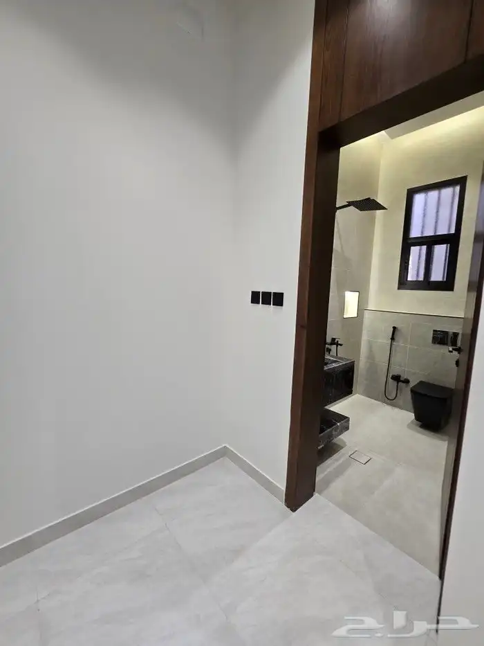 للبيع روف علوى مع ملحقVIP بمدخل سياره من700 ألف أبها المحالة 23