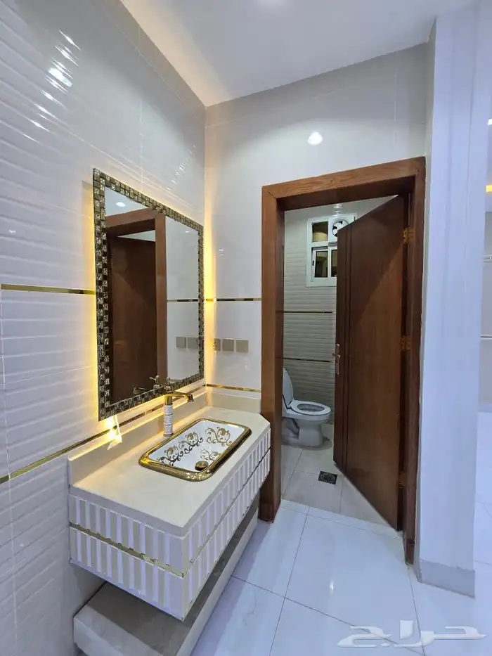 للبيع متبقي شقه ارضي 6غرف حوش مدخل سياره 520ألف أبها المحالة 12