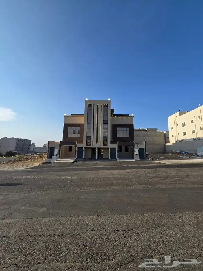 للبيع روف علوى مع ملحق مدخل مستقل VIP أبها المحالة 0