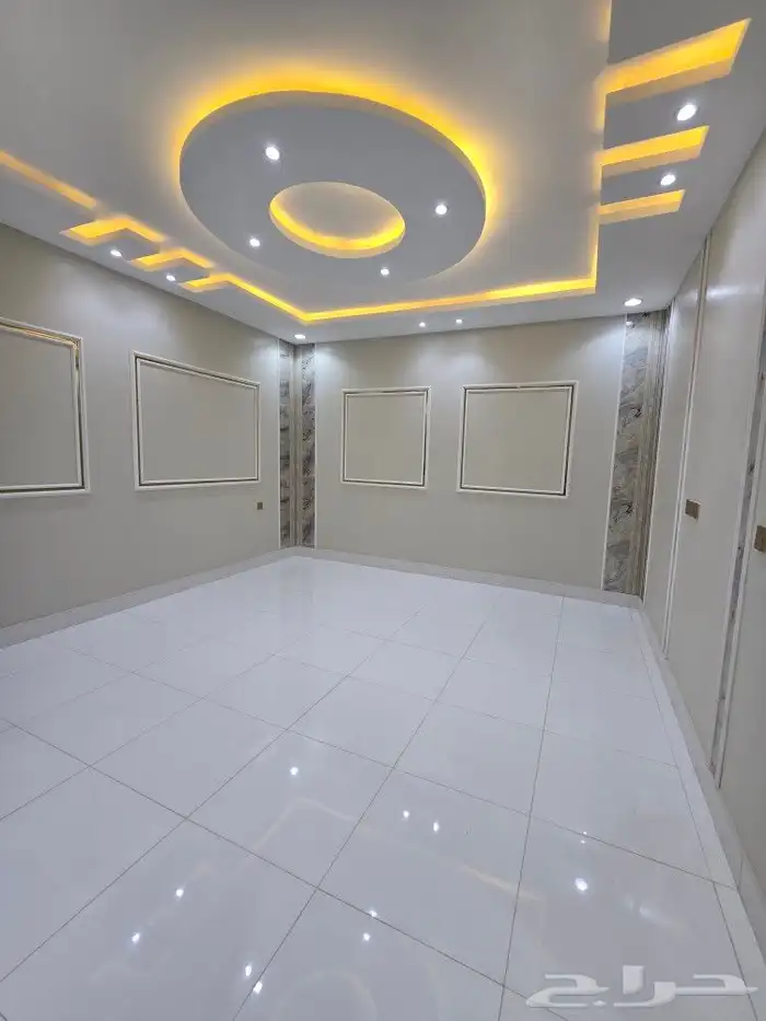 للبيع متبقي شقه ارضي 6غرف حوش مدخل سياره 520ألف أبها المحالة 11